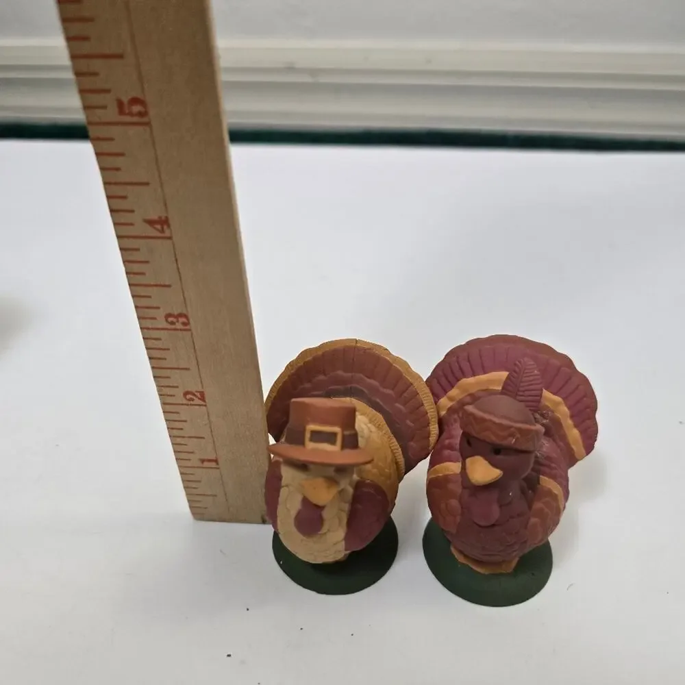 Avon Thanksgiving Turkey Salt & Pepper Shakers Pilgrim & Native American Decor